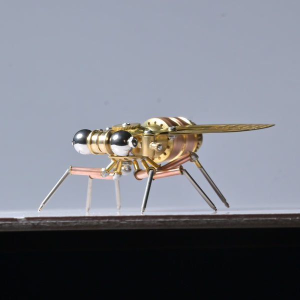 Mechanisches Fliegenornament